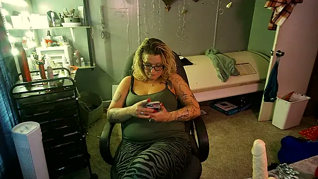 Lisalovely6981 online show from 21, 2, 2025