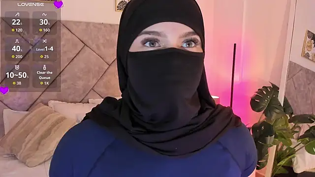 Snapshot of anna-henao chatting on 13, 10, 2025 anna-henao online show from 13, 10, 2025