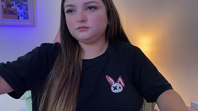 SweetPaige  online show from 4, 12, 2025