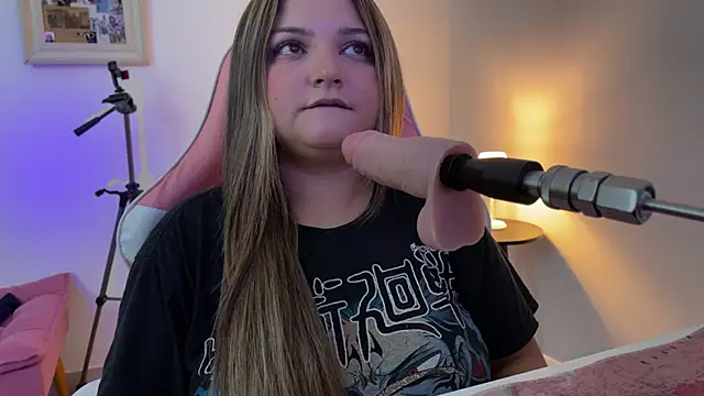 Snapshot of SweetPaige_ chatting on 4, 3, 2026 SweetPaige online show from 4, 3, 2026