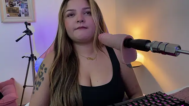 Snapshot of SweetPaige_ chatting on 7, 3, 2026 SweetPaige online show from 7, 3, 2026