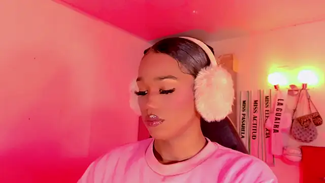 Snapshot of naomy__xx chatting on 5, 3, 2026 naomy xx online show from 5, 3, 2026