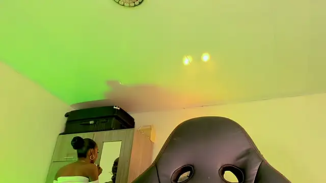 Snapshot of naomy__xx chatting on 20, 3, 2026 naomy xx online show from 20, 3, 2026