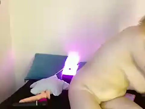 kittycatw online show from 5, 1, 2025