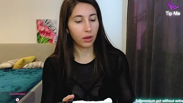 Snapshot of marrycolins chatting on 20, 6, 2026 marrycolins online show from 20, 6, 2026