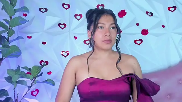 LinnaGardenia online show from 2, 3, 2025