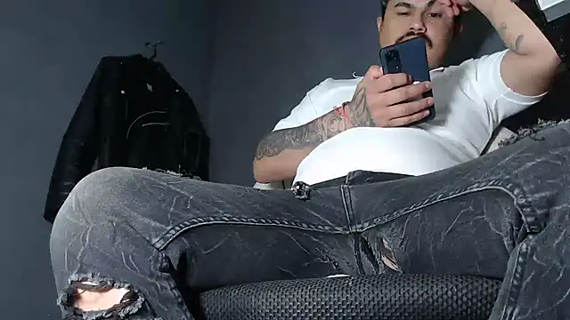 Snapshot of DickMasterfindom chatting on 28, 2, 2025 DickMasterfindom online show from 28, 2, 2025