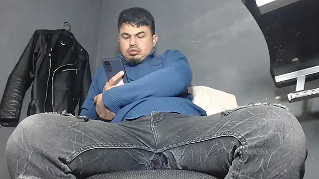 Snapshot of DickMasterfindom chatting on 19, 3, 2025 DickMasterfindom online show from 19, 3, 2025