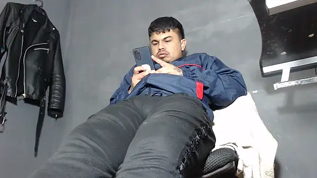 Snapshot of DickMasterfindom chatting on 20, 3, 2025 DickMasterfindom online show from 20, 3, 2025