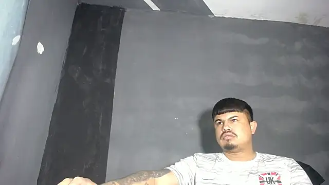 Snapshot of DickMasterfindom chatting on 4, 10, 2025 DickMasterfindom online show from 4, 10, 2025