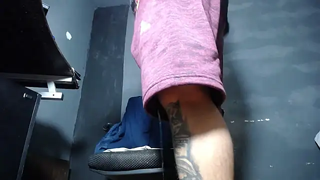 Snapshot of DickMasterfindom chatting on 14, 10, 2025 DickMasterfindom online show from 14, 10, 2025