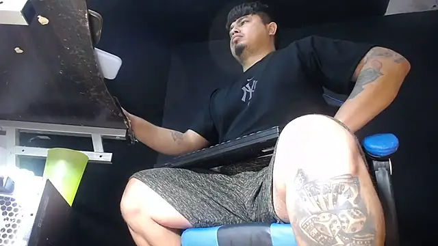Snapshot of DickMasterfindom chatting on 13, 6, 2026 DickMasterfindom online show from 13, 6, 2026