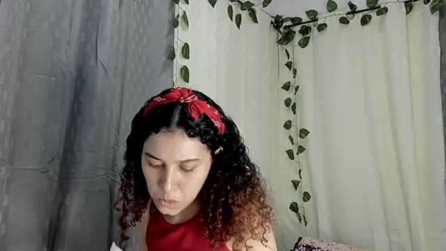 Snapshot of gabriela_duarte1 chatting on 16, 11, 2025 gabriela duarte1 online show from 16, 11, 2025