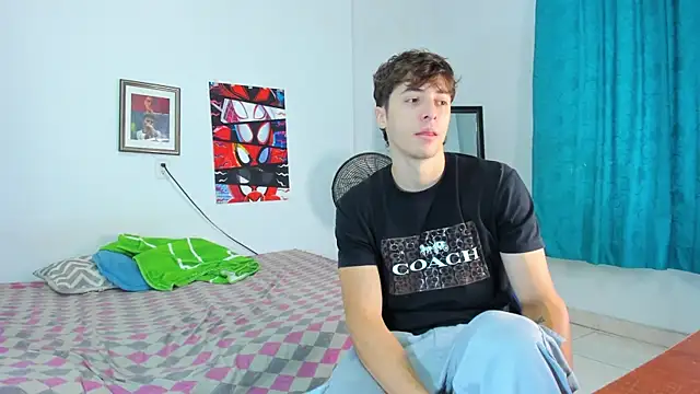 Snapshot of AlessandroDybala chatting on 4, 7, 2026 AlessandroDybala online show from 4, 7, 2026