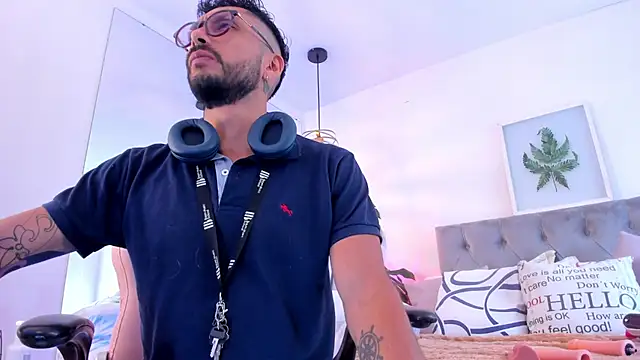 Tom cooper  online show from 8, 11, 2025