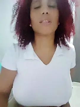 Snapshot of zandra_kiman chatting on 4, 10, 2025 zandra kiman online show from 4, 10, 2025