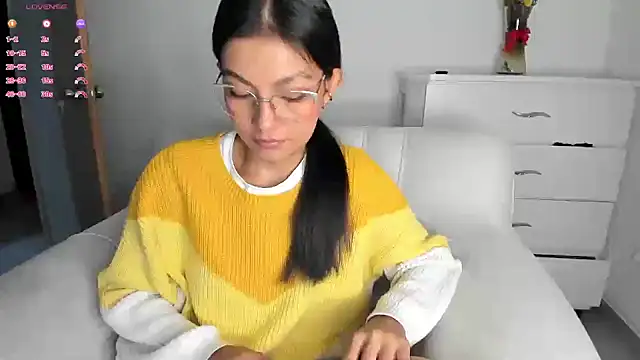 Snapshot of barbie_brunette3 chatting on 29, 12, 2024 barbie brunette3 online show from 29, 12, 2024