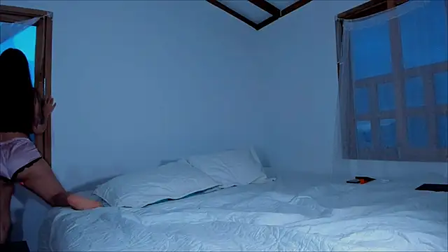 Lauren A online show from 8, 3, 2025