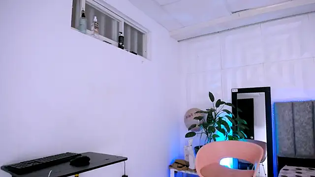 Snapshot of nataly_red chatting on 13, 9, 2025 nataly red online show from 13, 9, 2025