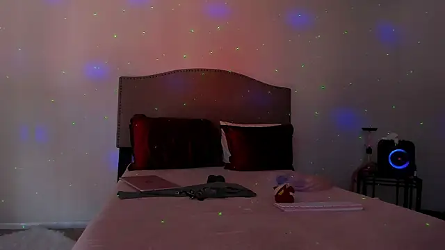 yiauana online show from 5, 11, 2025