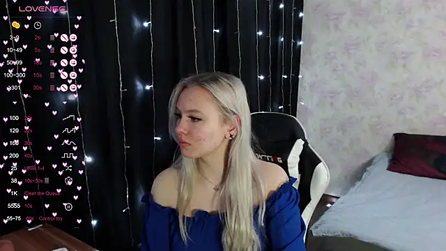 Snapshot of VikaPowers chatting on 11, 2, 2025 VikaPowers online show from 11, 2, 2025