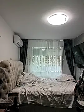 Snapshot of AvaLloyd chatting on 8, 2, 2026 AvaLloyd online show from 8, 2, 2026