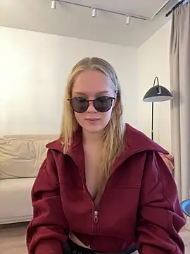 Snapshot of Little_Forest_ELF chatting on 2, 11, 2025 Little Forest ELF online show from 2, 11, 2025