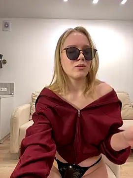 Snapshot of Little_Forest_ELF chatting on 2, 11, 2025 Little Forest ELF online show from 2, 11, 2025