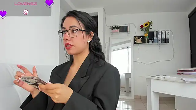 Snapshot of susana_monroy chatting on 18, 3, 2026 susana monroy online show from 18, 3, 2026