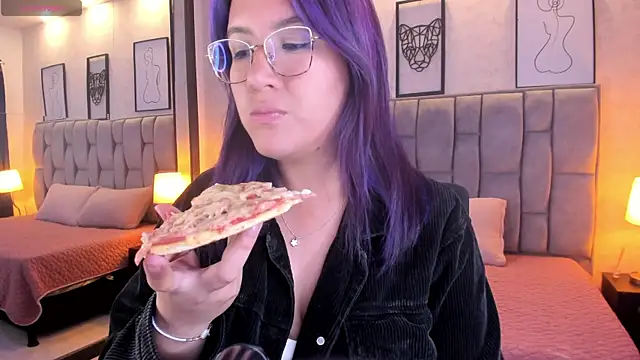 sweet--emily online show from 28, 1, 2025