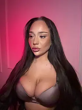 Snapshot of CardiSweetBaby chatting on 5, 3, 2026 CardiSweetBaby online show from 5, 3, 2026