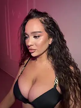 Snapshot of CardiSweetBaby chatting on 14, 4, 2026 CardiSweetBaby online show from 14, 4, 2026