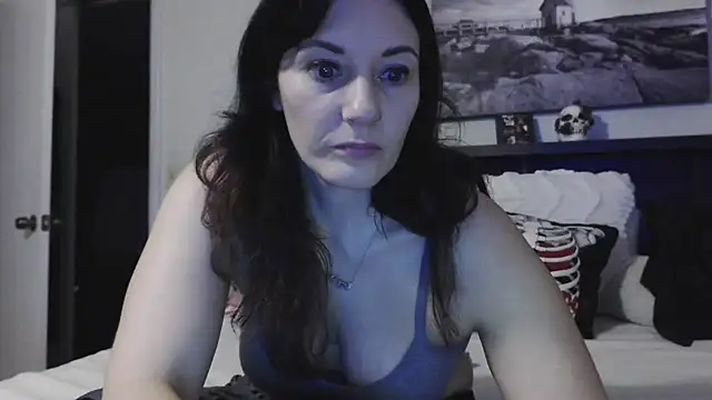 Snapshot of CrystalLakeXO chatting on 10, 2, 2025 CrystalLakeXO online show from 10, 2, 2025