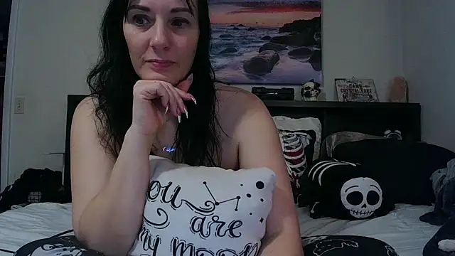 Snapshot of CrystalLakeXO chatting on 12, 10, 2025 CrystalLakeXO online show from 12, 10, 2025
