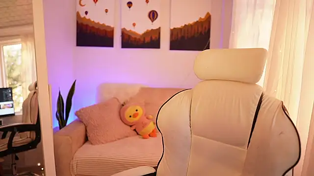 SaraParisi online show from 8, 1, 2025