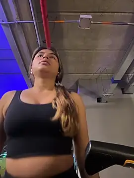 SaraParisi online show from 13, 11, 2025