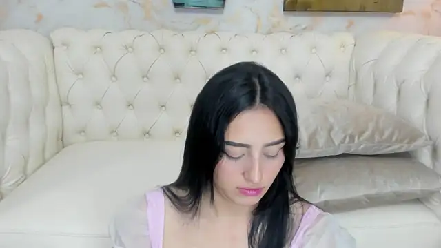 Snapshot of Lesly_sexy4u chatting on 17, 1, 2026 Lesly sexy4u online show from 17, 1, 2026