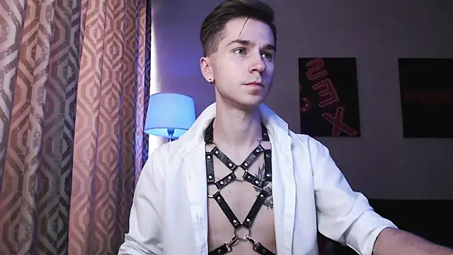 Snapshot of Joseph__Quinn chatting on 22, 10, 2025 Joseph Quinn online show from 22, 10, 2025