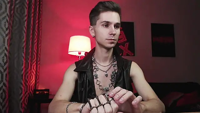 Snapshot of Joseph__Quinn chatting on 29, 10, 2025 Joseph Quinn online show from 29, 10, 2025