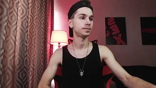 Snapshot of Joseph__Quinn chatting on 3, 11, 2025 Joseph Quinn online show from 3, 11, 2025