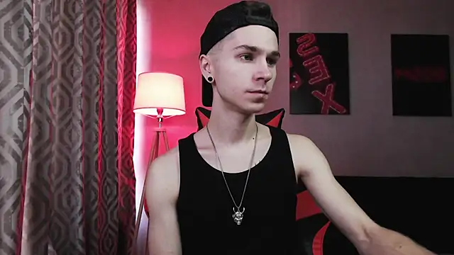 Snapshot of Joseph__Quinn chatting on 11, 11, 2025 Joseph Quinn online show from 11, 11, 2025