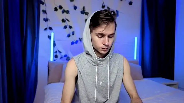 Snapshot of Joseph__Quinn chatting on 27, 11, 2025 Joseph Quinn online show from 27, 11, 2025