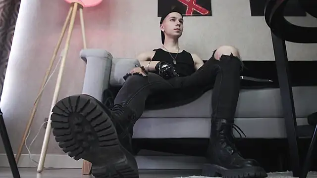 Snapshot of Joseph__Quinn chatting on 2, 12, 2025 Joseph Quinn online show from 2, 12, 2025