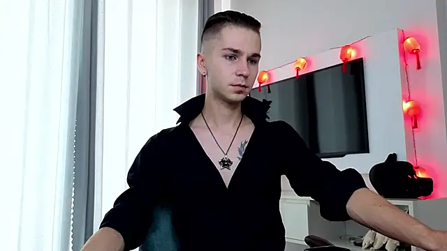 Snapshot of Joseph__Quinn chatting on 11, 4, 2026 Joseph Quinn online show from 11, 4, 2026