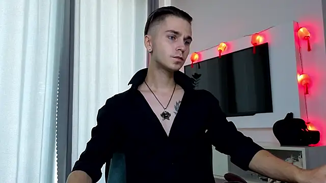 Snapshot of Joseph__Quinn chatting on 11, 4, 2026 Joseph Quinn online show from 11, 4, 2026