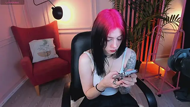 Snapshot of arielabradberry chatting on 19, 12, 2024 arielabradberry online show from 19, 12, 2024