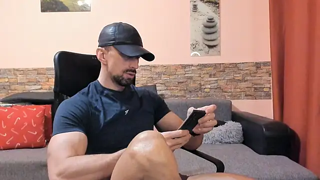 HotHunkTrainer online show from 24, 3, 2026