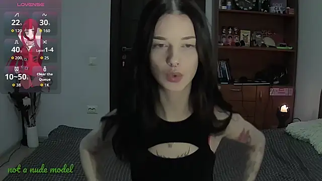 Snapshot of Miya_Dream_UKR chatting on 17, 11, 2025 Miya Dream UKR online show from 17, 11, 2025