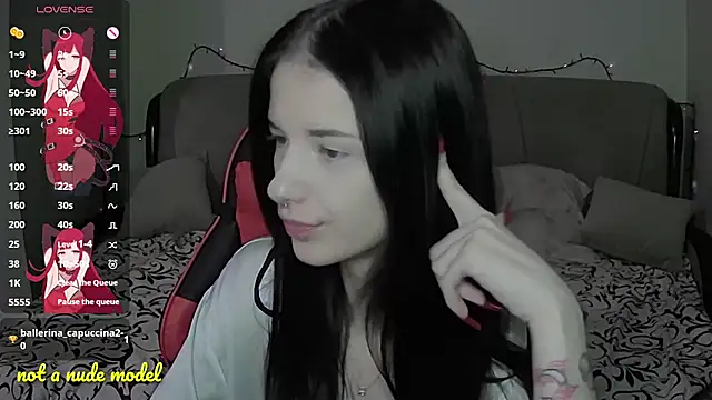 Snapshot of Miya_Dream_UKR chatting on 2, 12, 2025 Miya Dream UKR online show from 2, 12, 2025