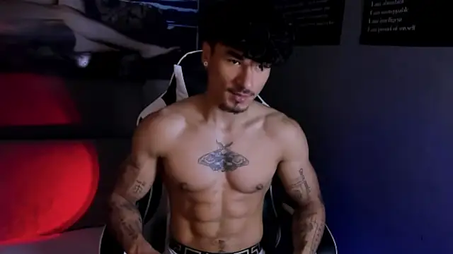 Snapshot of Thomas_Fit1 chatting on 21, 4, 2026 Thomas Fit1 online show from 21, 4, 2026